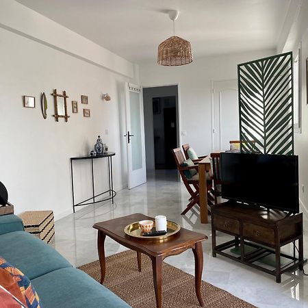 Bright Appartment With View 케인즈수르메르 외부 사진
