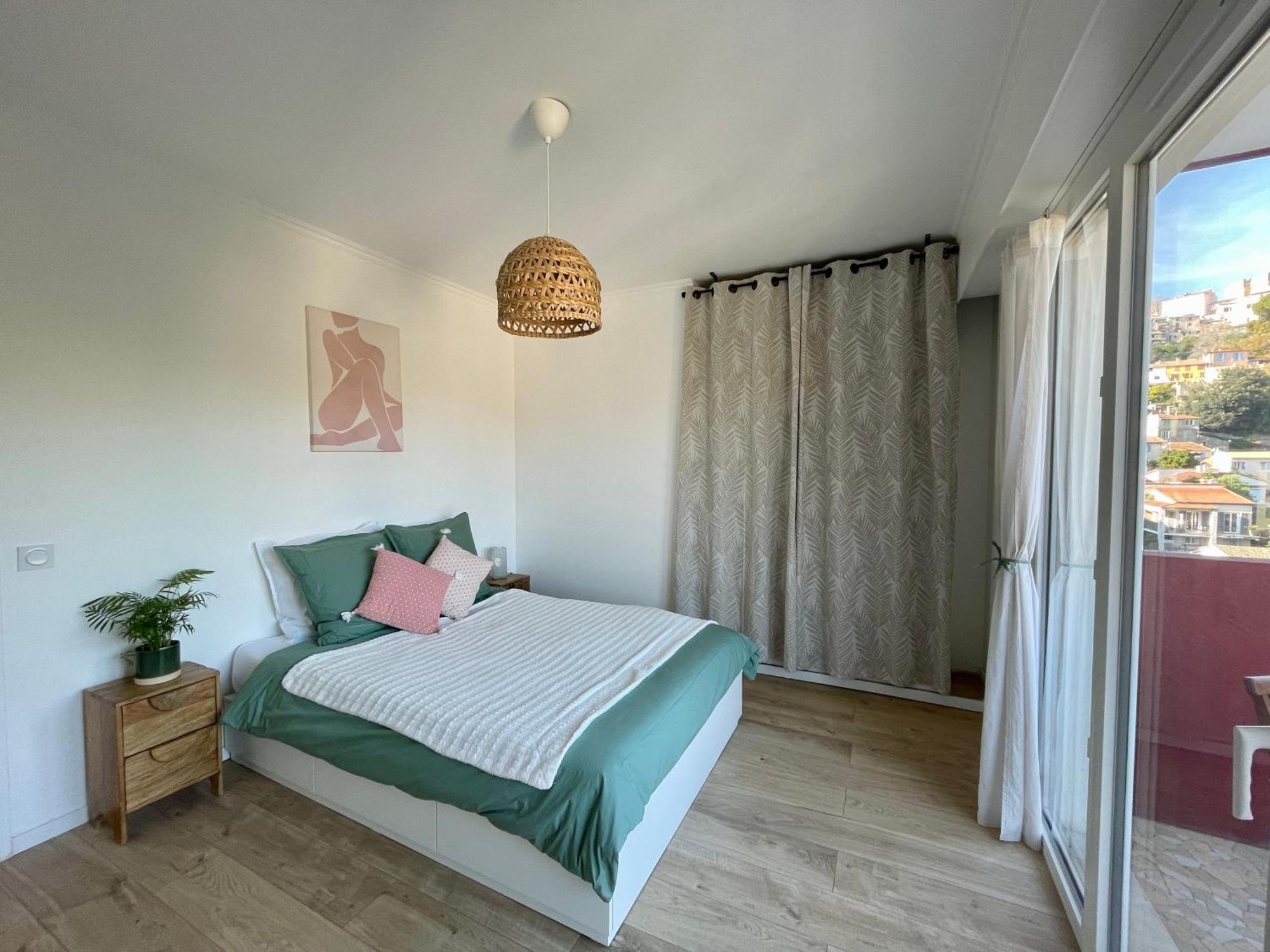 Bright Appartment With View 케인즈수르메르 외부 사진
